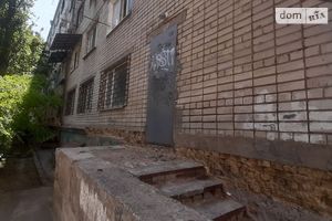 Продається приміщення вільного призначення 90 кв. м в 5-поверховій будівлі