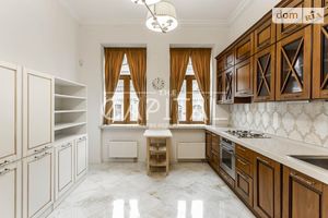Сдается в аренду 5-комнатная квартира 175 кв. м в Киеве