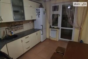 Продається 3-кімнатна квартира 83 кв. м у Тернополі
