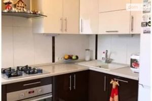 Продается 4-комнатная квартира 82 кв. м в Днепре