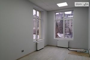 Здається в оренду офіс 38 кв. м в торгово-офісному центрі