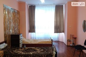 Продается 2-комнатная квартира 65.4 кв. м в Ивано-Франковске