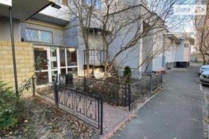 Продається приміщення вільного призначення 82.1 кв. м в 9-поверховій будівлі
