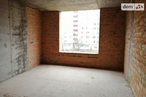 Продается 2-комнатная квартира 63.68 кв. м в Ровно