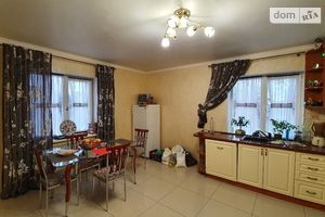 Продается дом на 2 этажа 290 кв. м с балконом