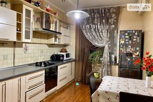 Сдается в аренду 2-комнатная квартира 70 кв. м в Ровно