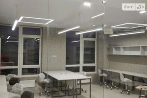 Продається офіс 70 кв. м в бізнес-центрі
