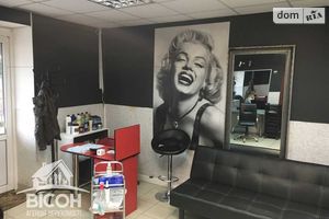 Продається приміщення вільного призначення 42 кв. м в 5-поверховій будівлі