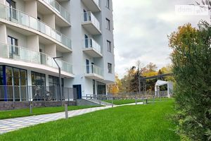 Продається офіс 235 кв. м в нежитловому приміщені в житловому будинку