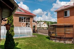Продается дом на 3 этажа 643 кв. м с гаражом