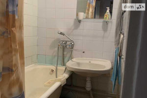 Продается 2-комнатная квартира 55 кв. м в Полтаве