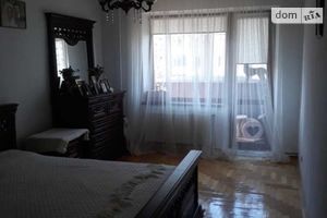 Продается 4-комнатная квартира 82 кв. м в Тернополе