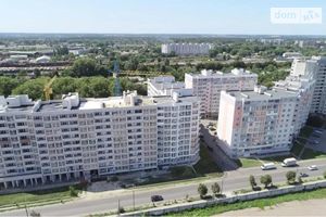 Продается 5-комнатная квартира 152.6 кв. м в Чернигове