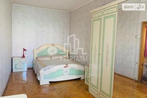 Сдается в аренду 4-комнатная квартира 100 кв. м в Киеве