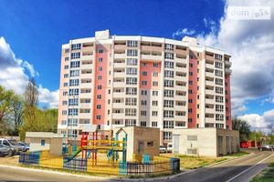 Продается 3-комнатная квартира 136.3 кв. м в Чернигове