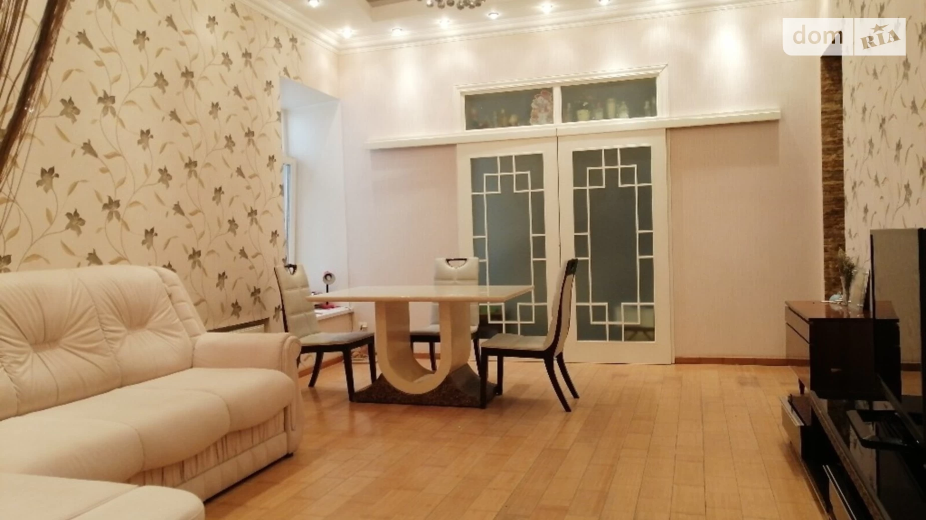 Продается 5-комнатная квартира 114 кв. м в Одессе, ул. Княжеская, 23