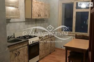 Продается 3-комнатная квартира 63 кв. м в Чернигове