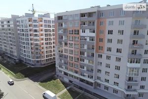 Продается 5-комнатная квартира 140.2 кв. м в Чернигове