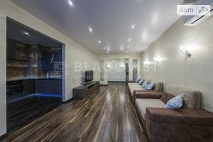 Продается 3-комнатная квартира 126 кв. м в Киеве