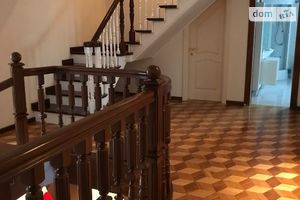 Продается дом на 3 этажа 365 кв. м с мансардой