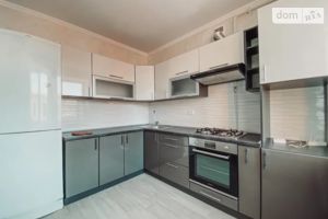 Продается 2-комнатная квартира 55 кв. м в Ровно