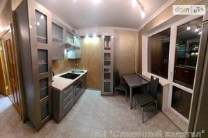 Сдается в аренду 1-комнатная квартира 38 кв. м в Киеве