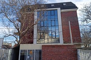 Продается помещения свободного назначения 110 кв. м в 5-этажном здании