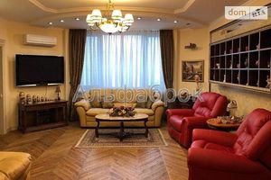 Продается 4-комнатная квартира 126 кв. м в Киеве