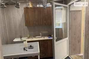 Продається приміщення вільного призначення 80 кв. м в 5-поверховій будівлі