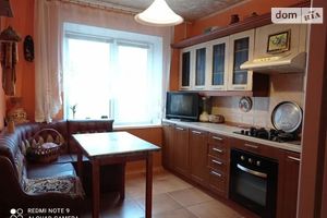 Продается 3-комнатная квартира 65 кв. м в Днепре