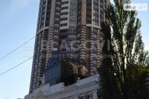 Продается 3-комнатная квартира 137 кв. м в Киеве