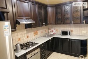 Сдается в аренду 2-комнатная квартира 64 кв. м в Тернополе