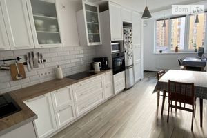 Продается 2-комнатная квартира 65 кв. м в Тернополе
