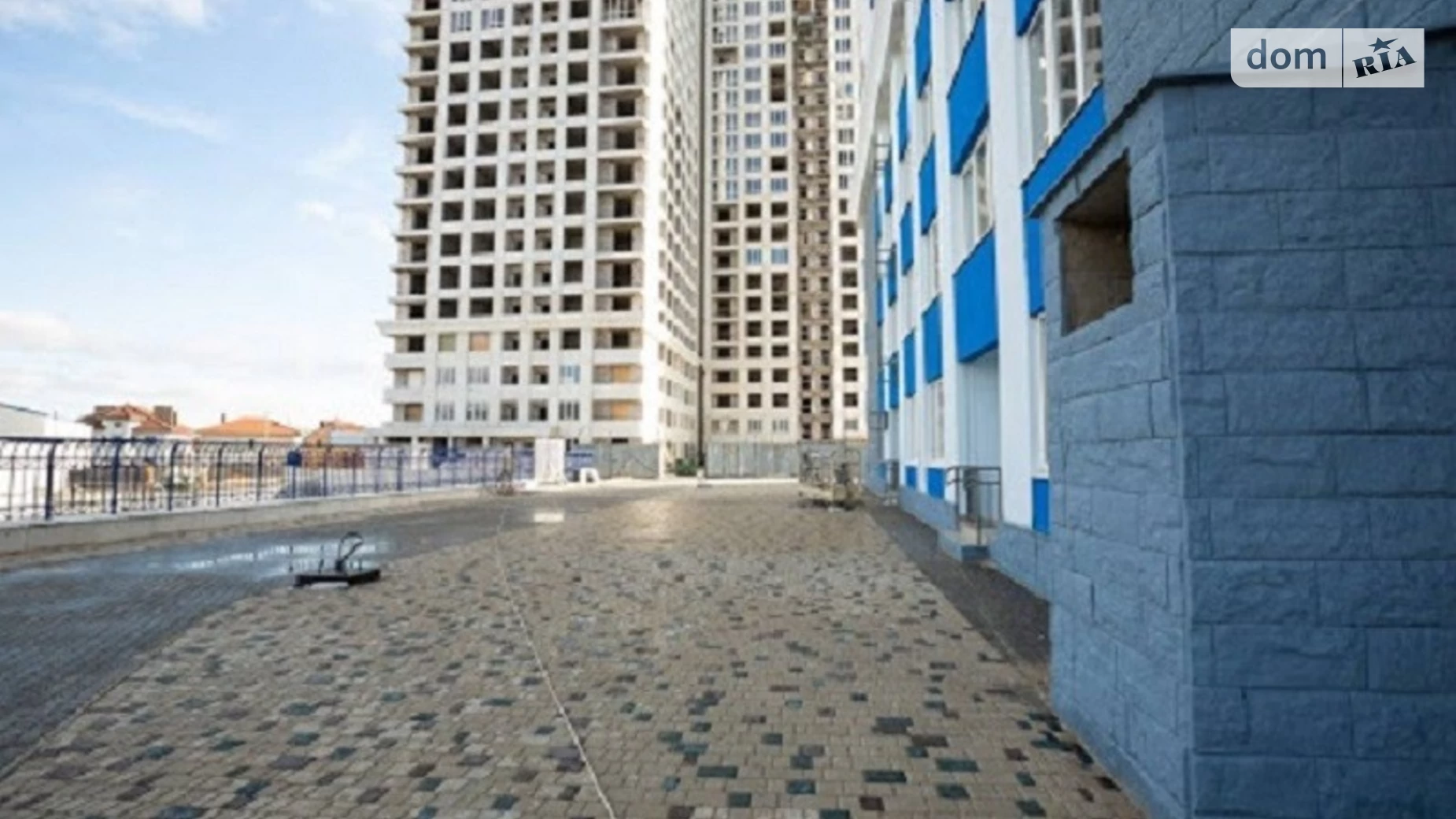 Продается 3-комнатная квартира 84.8 кв. м в Одессе, ул. Толбухина