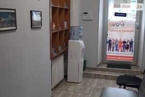 Здається в оренду нежитлове приміщення в житловому будинку 30 кв. м в 3-поверховій будівлі
