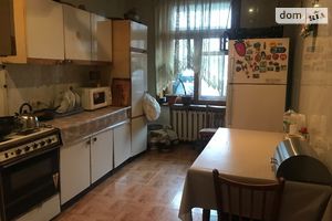 Продается 2-комнатная квартира 64 кв. м в Днепре