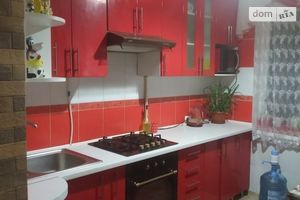 Продається 3-кімнатна квартира 56 кв. м у Рівному