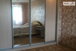 Продается 3-комнатная квартира 60.9 кв. м в Токмаке