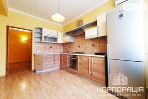 Продается 3-комнатная квартира 91 кв. м в Ужгороде