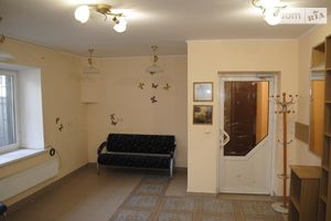 Здається в оренду офіс 37 кв. м в адміністративній будівлі