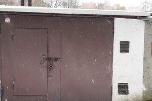 Продается место в гаражном кооперативе под легковое авто на 28 кв. м
