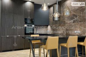 Продается 3-комнатная квартира 109 кв. м в Киеве
