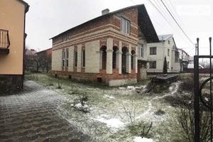 Продается дом на 2 этажа 300 кв. м с гаражом