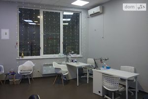 Сдается в аренду офис 50 кв. м в торгово-офисном центре
