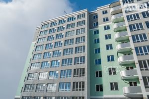 Продается 2-комнатная квартира 59 кв. м в Чернигове