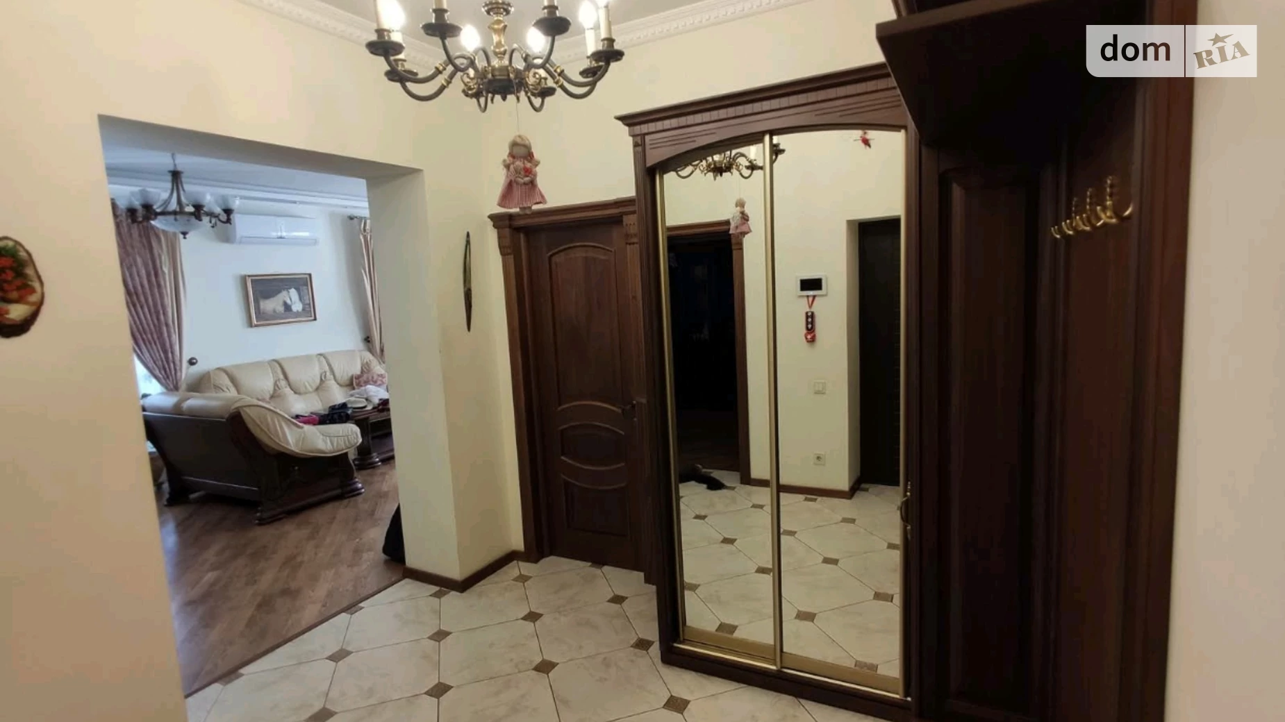 Продається 6-кімнатна квартира 208 кв. м у Вінниці, вул. Магістратська, 124