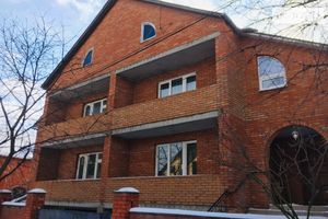 Продается дом на 2 этажа 460 кв. м с камином