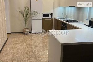 Продається 2-кімнатна квартира 62 кв. м у Василькові