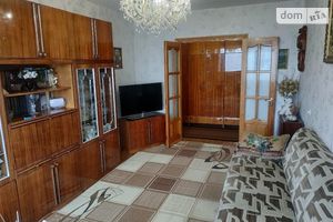 Продается 3-комнатная квартира 64 кв. м в Чернигове