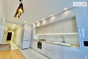 Продается 3-комнатная квартира 107 кв. м в Николаеве